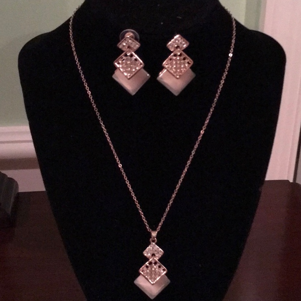 Gold filled CZ pendant set